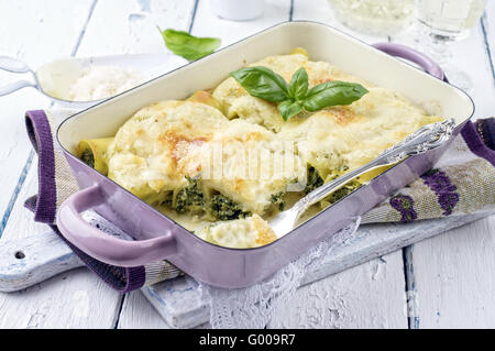 Cannelloni Ricotta e Spinaci Stockfoto