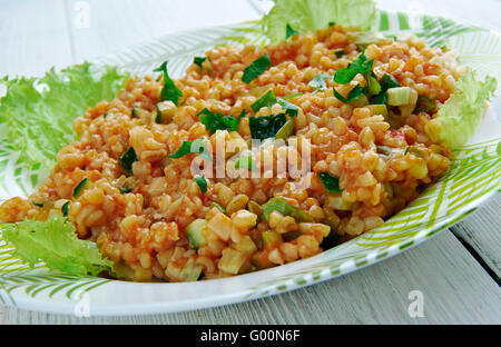 Kısır.Bulgur Salat oder meze Stockfoto