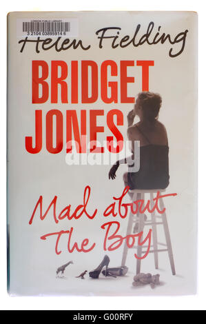 Die vordere Abdeckung von Bridget Jones Mad About The Boy von Helen Fielding fotografiert vor einem weißen Hintergrund. Stockfoto