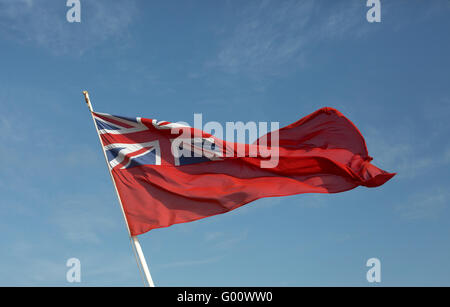 Britische Flagge am Heck der Queen Elizabeth Kreuzfahrtschiff in Dubai UAE Stockfoto