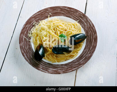 Spaghetti Alle Vongole - Italienisch für Spaghetti mit clams.including Rom und weiter südlich in Kampanien Stockfoto