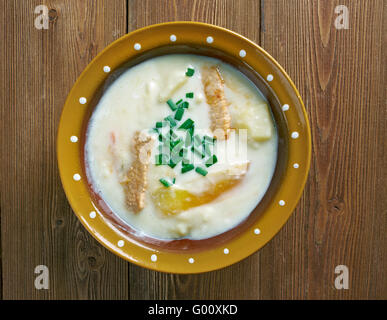 Hungarina-Kartoffel-Suppe Krumplileves Stockfoto