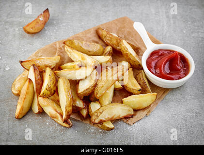 Kartoffeln und Tomatensauce Stockfoto