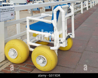 Strand-Rollstuhl in Westerland, Deutschland Stockfoto