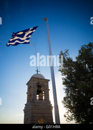 Griechische Flagge auf Lycabettus-Hügel in Athen Stockfoto