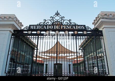 Menorca, Spanien, Europa: Mahon, der Mercado del Claustro del Carmen (Mercado de Pescado), den berühmten Fischmarkt auf dem Platz vor der Plaza del Carmen Stockfoto