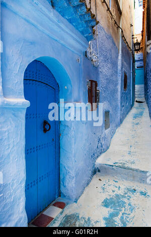 Detail einer Tür in der Stadt Chefchaouen in Marokko Stockfoto