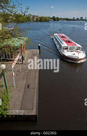 Fähre auf der Außenalster Stockfoto