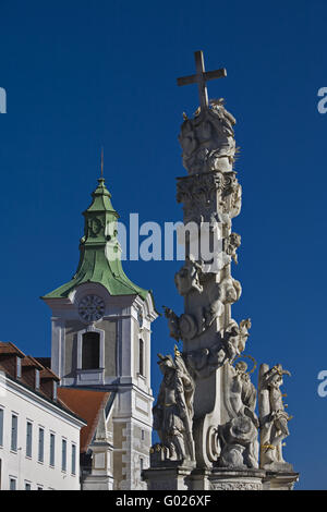 Guildhall und Pestsäule am Hauptplatz in Zwettl, Waldviertel Region, Niederösterreich, Österreich Stockfoto