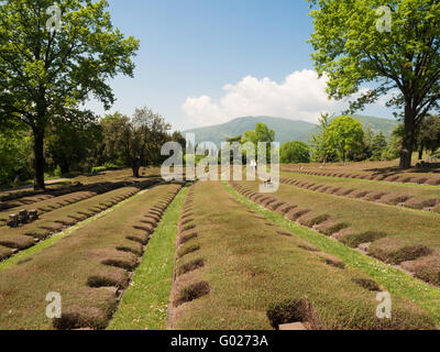 Die deutschen militärischen Friedhof von Costermano befindet sich in einer hügeligen Gegend am östlichen Ufer des Gardasees in der Gemeinde Stockfoto