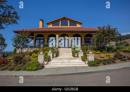 Zimmer im mediterranen Stil, Weinprobe, Weinproben, Weinverkostung, Hanna Weingut, Weinberge, Beaufort, Alexander Valley, Sonoma County, Kalifornien Stockfoto