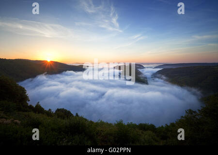 Sonnenaufgang über der Saar-Schleife, in der Nähe von Mettlach, Deutschland Stockfoto