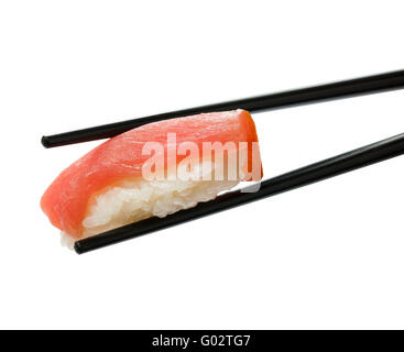 Sushi mit Stäbchen isoliert über weiße staatlich Stockfoto