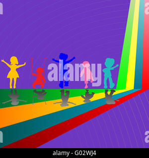 Silhouetten von Kindern spielen auf lila Hintergrund Stockfoto