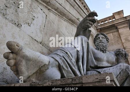 Statue von Michelangelo in Rom aus Stockfoto