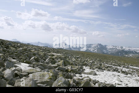 Subpolaren Uralgebirge, felsigen Ebene und die Berge Stockfoto