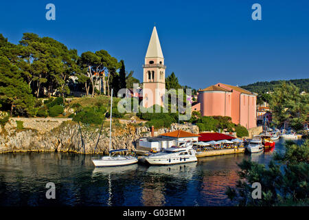 Veli Losinj panoramic - Kirche safe-Harbor Stockfoto