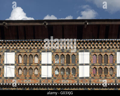 reich verzierte Windows typisch Bhutan Thimphu Stockfoto