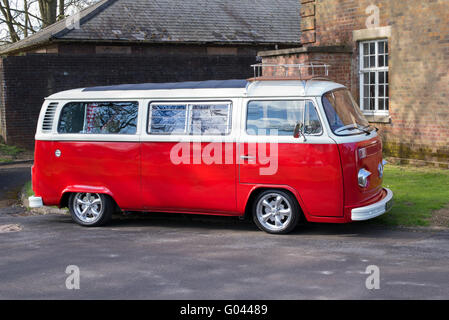 1977 VW Campervan in Bicester Heritage Centre. Oxfordshire, England Stockfoto