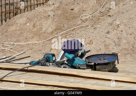 VILNIUS, Litauen - 23. April 2016: Professionelle Makita Marke Elektrowerkzeuge auf Gebäude des neuen Hauses in der Wohn ar Stockfoto