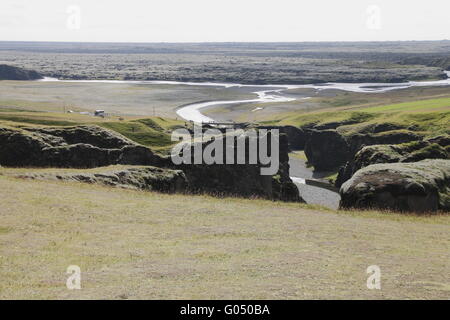 Fjaðrárgljúfur-Schlucht und das Lavafeld Eldhraun nahe Handelsort Dorf. Skaftárhreppur Gemeinde Stockfoto