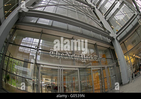 Die Fassade am Eingang West 41st Street das Gebäude der New York Times. Midtown Manhattan Stockfoto