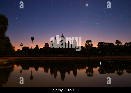 Stars und früh am Morgen über Angkor Wat, Angkor Welterbe-Aufstellungsort, Siem Reap, Kambodscha Stockfoto