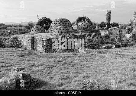 Türkisches Bad Ruinen Selcuk Türkei schwarz / weiß Stockfoto