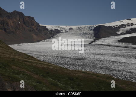 Skaftafellsjökull gehört zu den Outlet-Gletscher (Gletscherzungen) der Vatnajökull-Eiskappe. Skaftafell Stockfoto