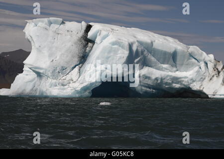 Eisberge in Jökulsárlón. Gletscherlagune Jökulsárlón ist eine Lagune gebildet vor den Gletscher Breiðamerkurjökull Sou Stockfoto