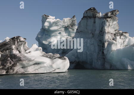 Eisberge in Jökulsárlón. Gletscherlagune Jökulsárlón ist eine Lagune gebildet vor den Gletscher Breiðamerkurjökull Sou Stockfoto