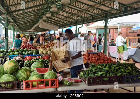 Der Bauernmarkt am osteuropäischen Markt. DC älteste betrieben kontinuierlich öffentlichen Markt mit frischen Lebensmitteln. Washington D.C. USA Stockfoto