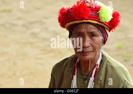 Porträt einer Ifugao ältere Frau Tracht in Banaue Stockfoto