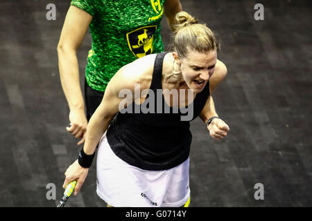 Kuala Lumpur, Malaysia. 29. April 2016. British Laura Massaro brüllt in das Finale der Frauen World Championships 2016 in Kuala Lumpur, Malaysia. Bildnachweis: Danny Chan/Alamy Live-Nachrichten. Stockfoto