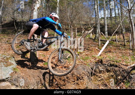 Mountain Bike Teilnehmer bei Dunkeld Enduro Mountain Bike Event, Dunkeld 2016 Stockfoto