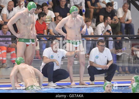 Brescia, ITA. 30. Apr, 2016.Vladimir Fedorin von Sintez Kazan reagieren während des Spiels LEN Euro-Cup-Finale zwischen AN Brescia und Sintez Kazan Credit: Richard Morgano/Alamy Live News Stockfoto