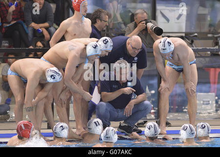 Brescia, ITA. 30. April 2016. Alessandro Bovo AN Brescia zu reagieren, während des Spiels LEN Euro-Cup-Finale zwischen AN Brescia und Sintez Kazan Credit: Richard Morgano/Alamy Live News Stockfoto