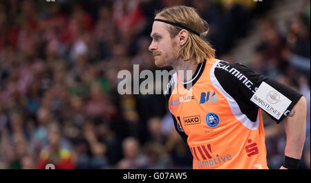 Hamburg, Deutschland. 30. April 2016. Torwart Bjoergvin Pall Gustavsson des Bergischen HC während der DHB Pokal Halbfinale Handball-match zwischen Bergischer HC und SC Magdeburg bei Barclaycard Arena in Hamburg, Deutschland, 30. April 2016. Foto: LUKAS SCHULZE/Dpa/Alamy Live News Stockfoto