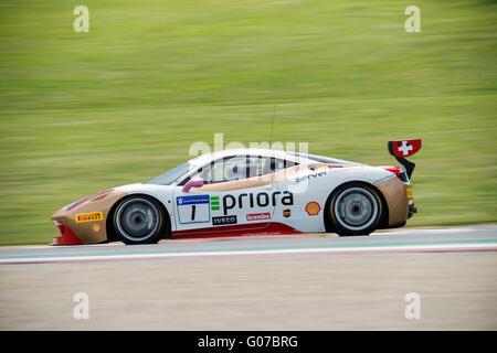 Rennen in Mugello Track, Italien. 30. April 2016. Bjorn Grossmann, Ferrari 458 Evo, nimmt Teil an der Pirelli-Trophy der Ferrari Challenge Mugello. Er wird die Trophäe zu gewinnen. Leonardo Papera/Alamy Live-Nachrichten Stockfoto