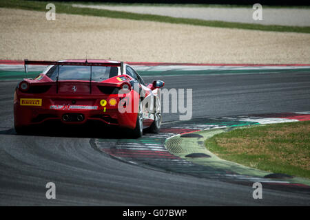 Rennen in Mugello Track, Italien. 30. April 2016. Thomas Loefflad, Ferrari 458 Evo, nimmt Teil an der Shell-Cup des Ferrari Challenge Mugello. Er wird zweiter beenden. Leonardo Papera/Alamy Live-Nachrichten Stockfoto