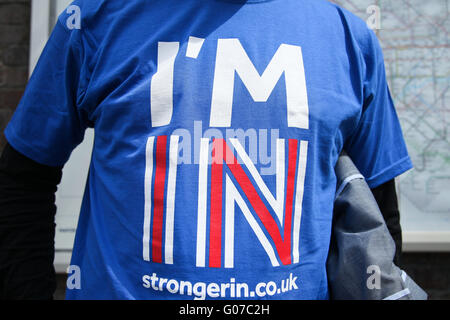 Nord-London, 30. April 2016 - Kampagne T-shirt. Aktivisten für Großbritannien stärker In Europa in Harringay, North London. Bildnachweis: Dinendra Haria/Alamy Live-Nachrichten Stockfoto