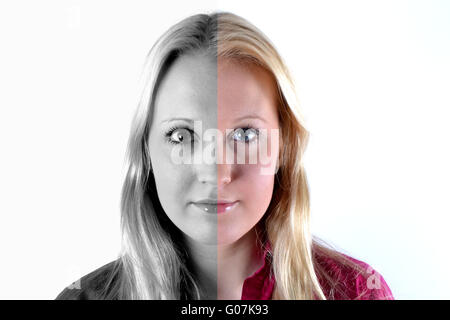 Junge, blonde Frau in Farbe und Schwarzweiß Stockfoto