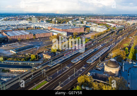 Koelnmesse und den Bahnhof Deutz in Köln Deutz Stockfoto