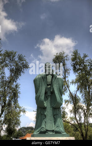 Konfuzius-Statue in Singapur Stockfoto