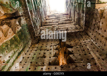 Licht am Ende des Tunnel-Konzept in Siem Reap, Kambodscha Stockfoto