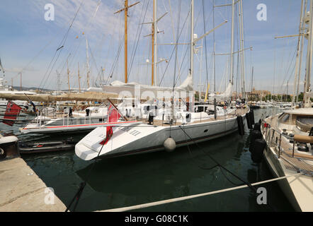 Palma International Boat Show 2016 und Palma Superyacht 2016 - Pre-Opening-Bilder - Superyachten - Moll Vell / Old Port, Palma Stockfoto