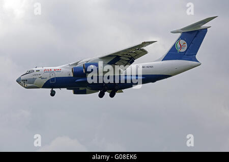 Iljuschin Il-76TD-90SW Seide Weg Stockfoto