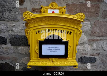 Den alten Briefkasten für die Touristen in Deutschland Stockfoto