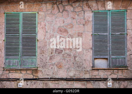 Fensterläden Stockfoto