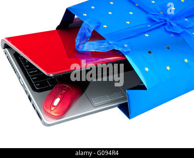 Rote Laptop und Computer-Maus sind verpackt in einer Stockfoto